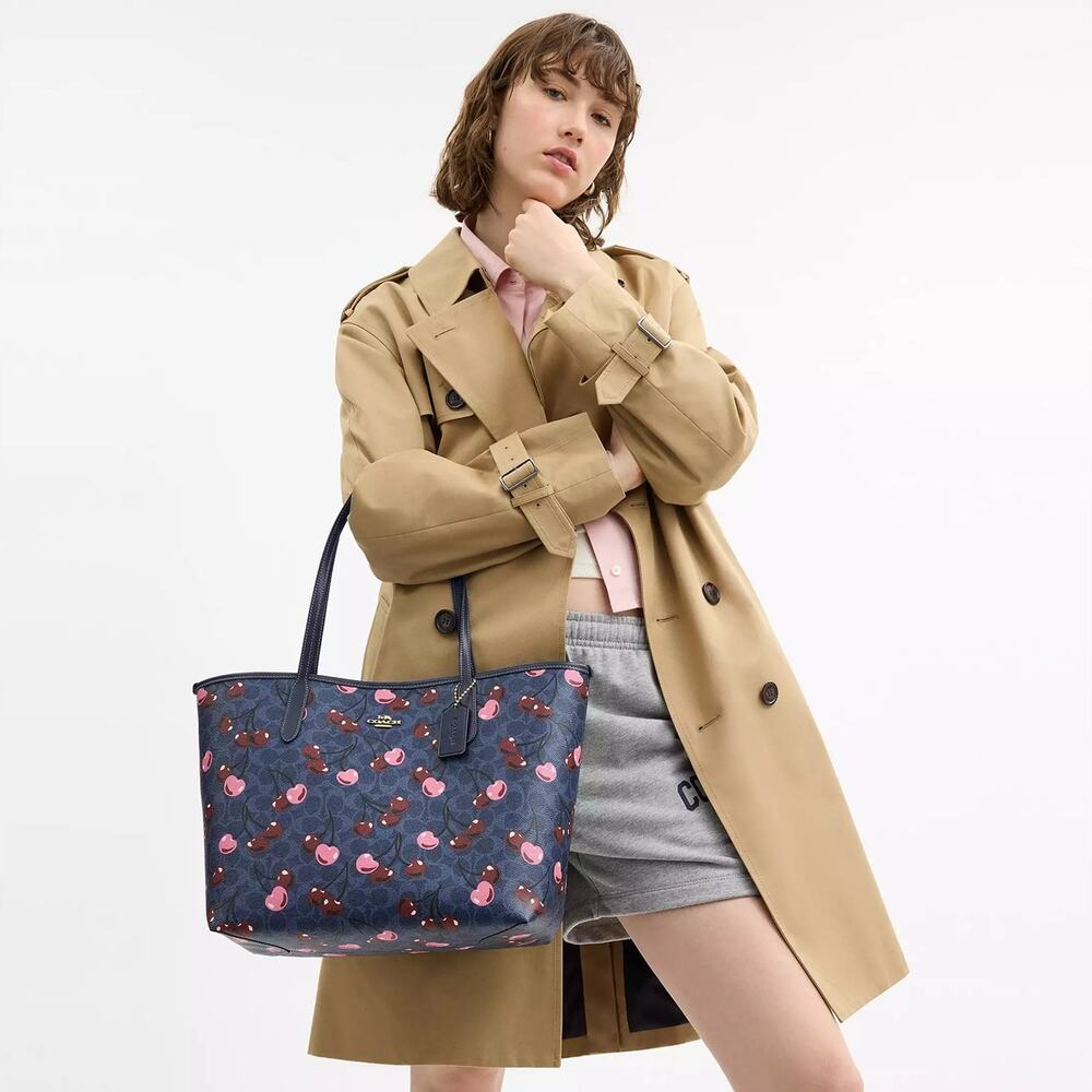 🍒 Coach City Tote Bag In Signature Canvas With Cherry Print - Picture 5 of 8